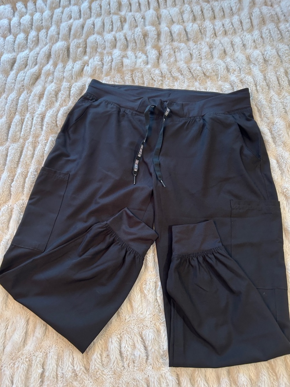 Black Med Couture Jogger Scrubs in Size LP